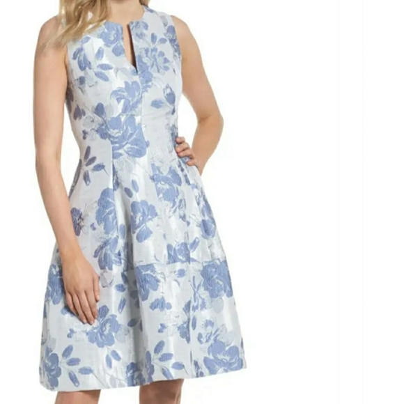 Eliza J Dresses & Skirts - 💣5/$25💣 Eliza J Fit and Flare Tea Length Dress